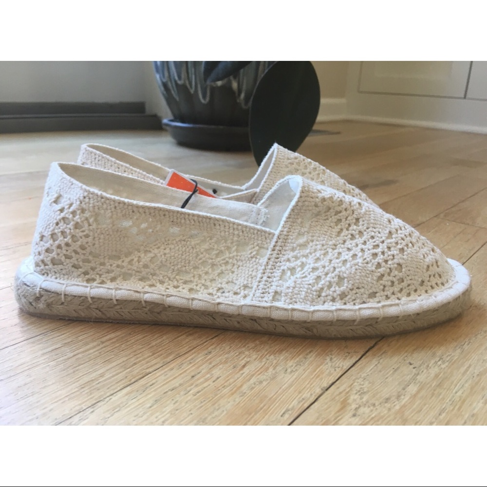 FREE NWT White Eyelet Espadrilles